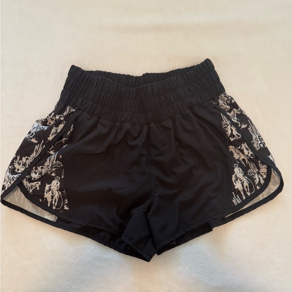 Black Women's Elastic-Waist Performance Shorts with Western Printed Side Panels